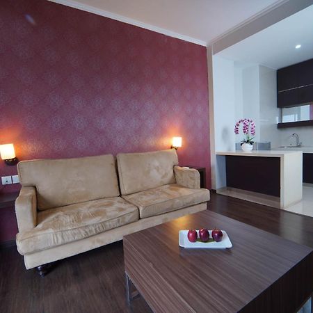 Noola Hotel Cilacap Eksteriør billede