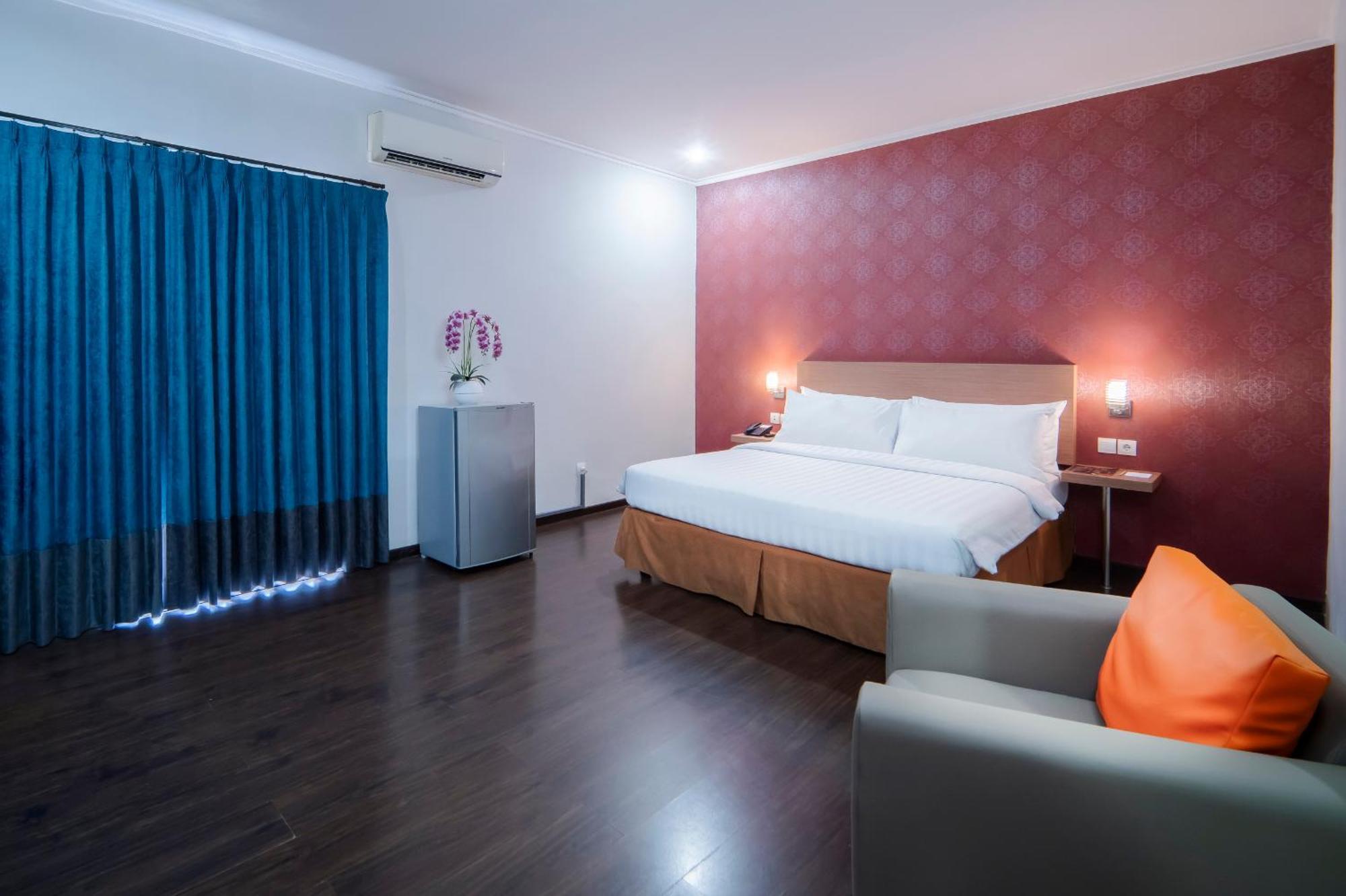 Noola Hotel Cilacap Eksteriør billede