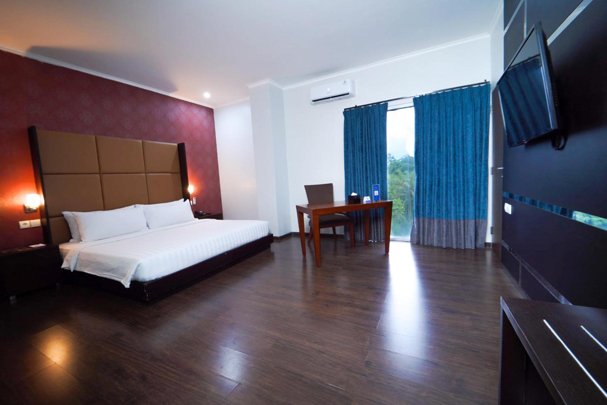 Noola Hotel Cilacap Eksteriør billede